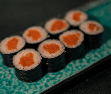 Макі з лососем