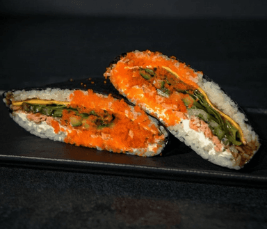 Сушісендвіч зі смаженим лососем